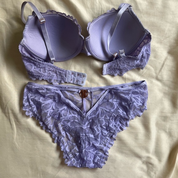 Savage X Fenty Bra and Panty Set - Picture 2 of 8